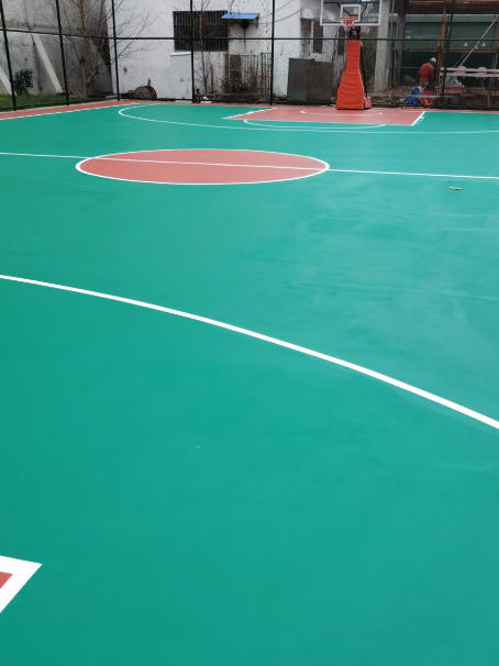 夏县 球场长期使用易出现地面开裂